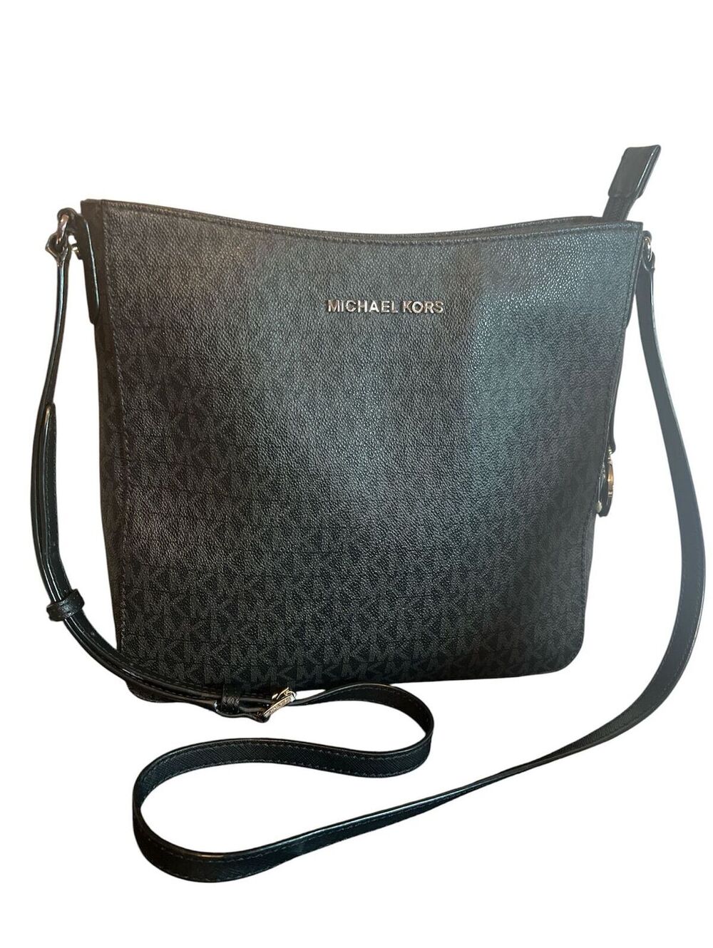 MK39. Michael Kors Jet Set Travel messenger bag